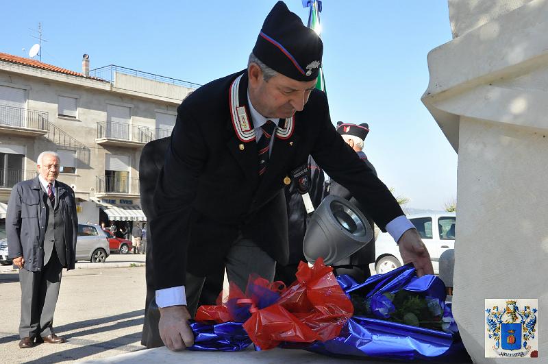 Deposizione floreale al Cippo Caduti